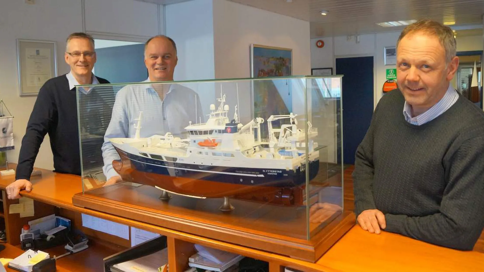 Flyter paa fisk og forskning