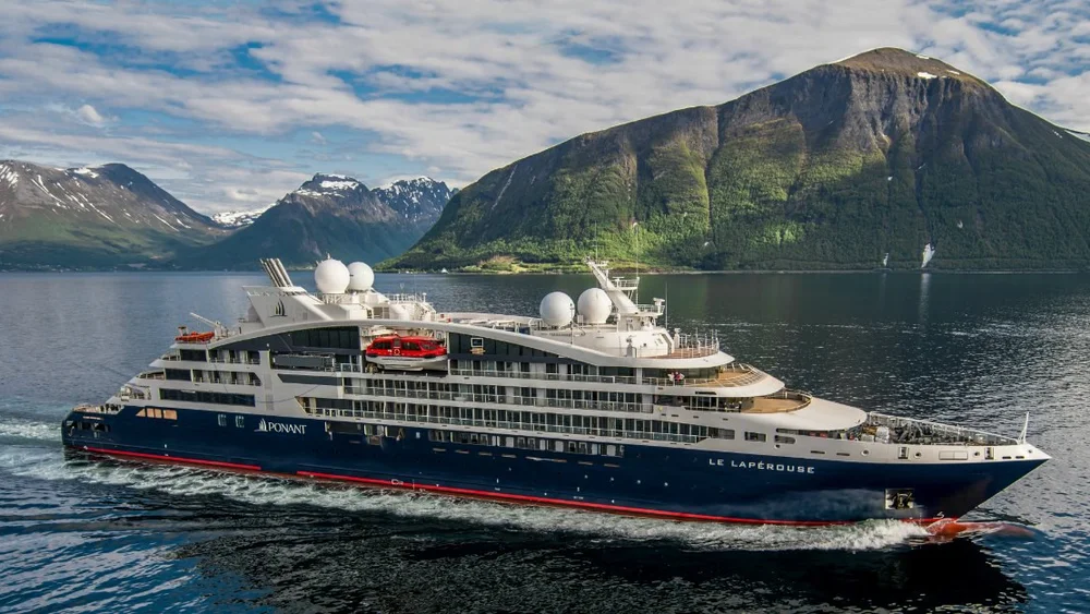 Foerste Ponant skip overlevert