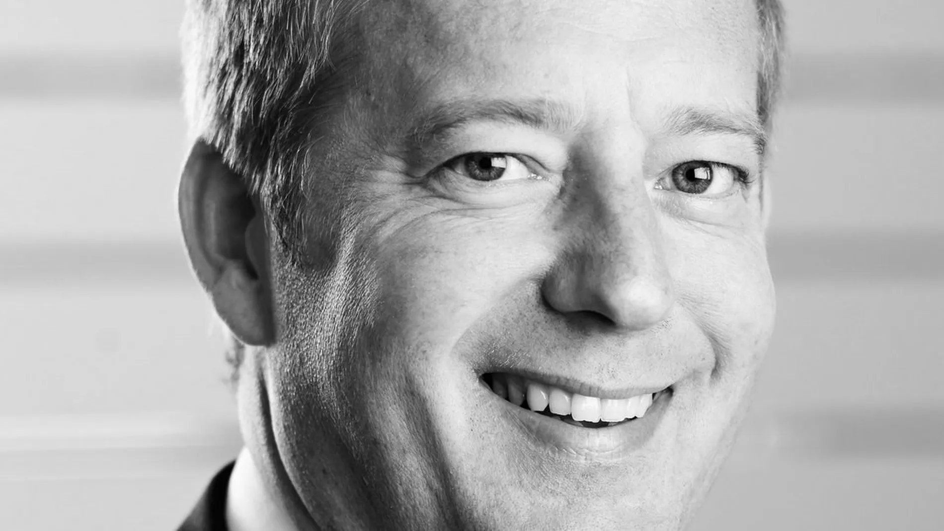 Viktigast aa gjenvinne tilliten hos kundar og bankar