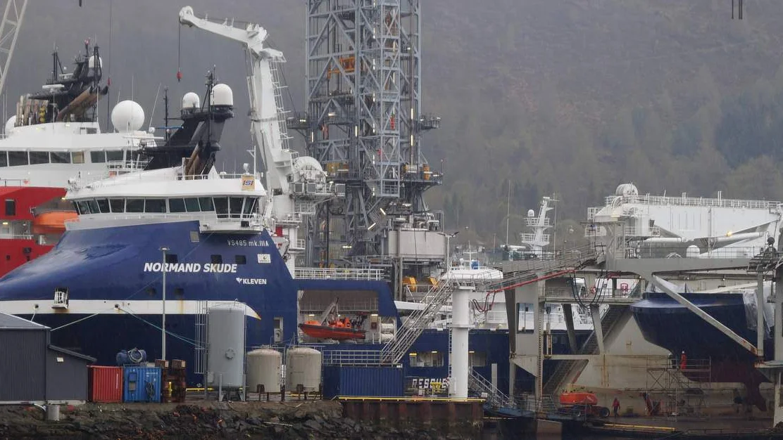 Rem overtar Solstad skip