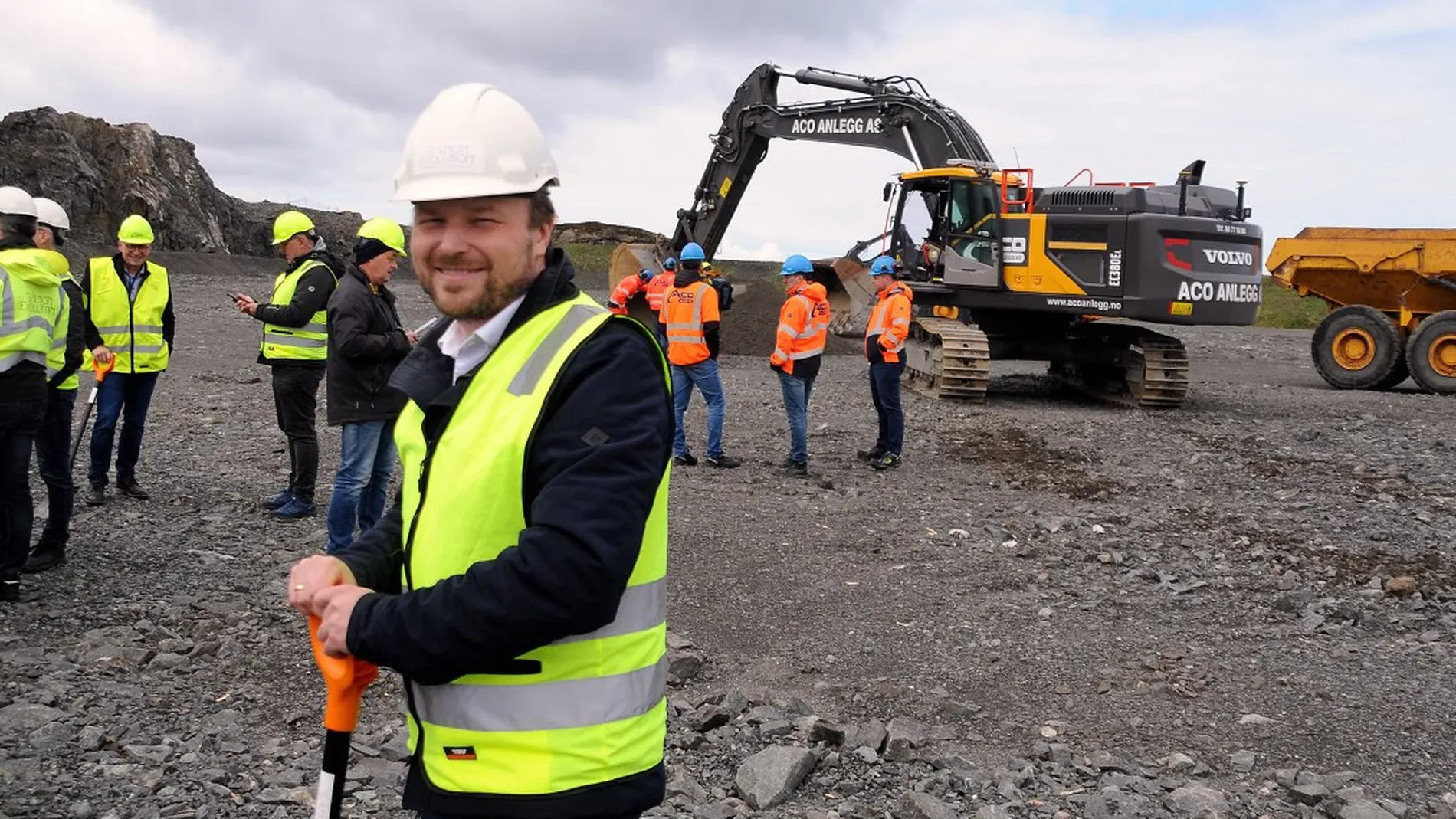 Har planar om fleire anlegg paa land