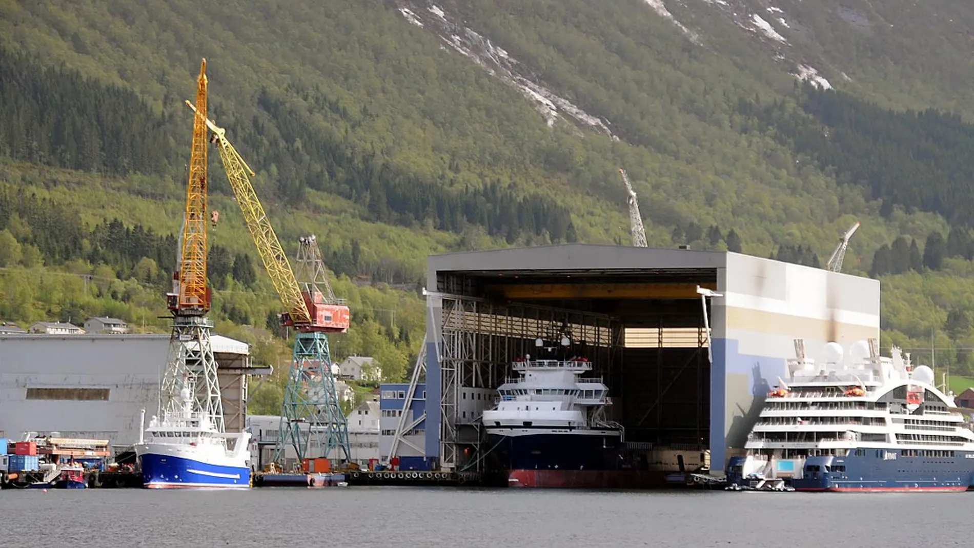 Vard verft maa fylle hol til hausten