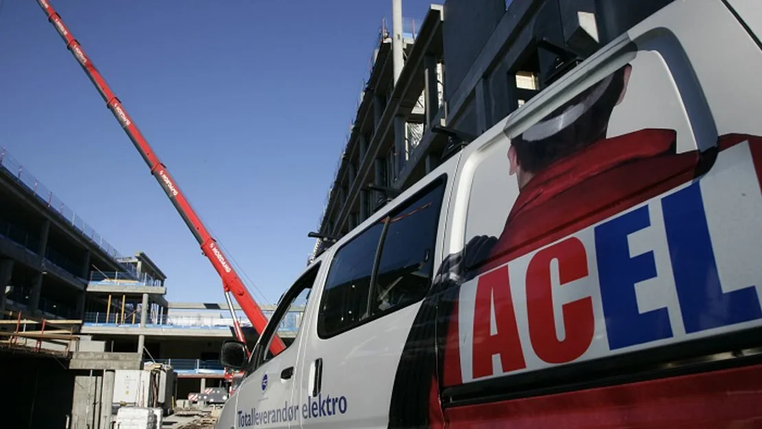 Feirer kjemperesultat med bonus