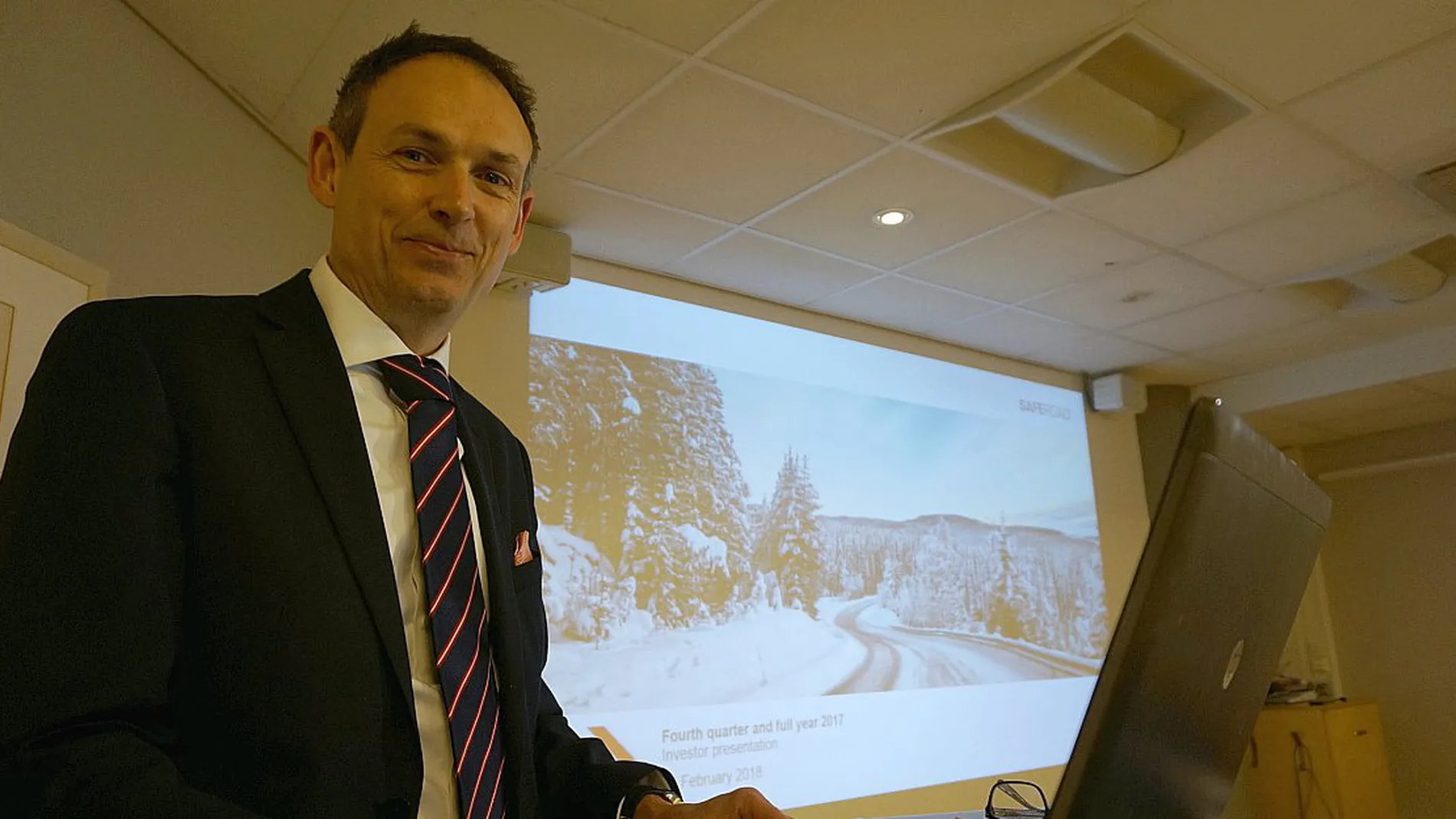 Verdset Hexagon Purus til minst fem milliardar