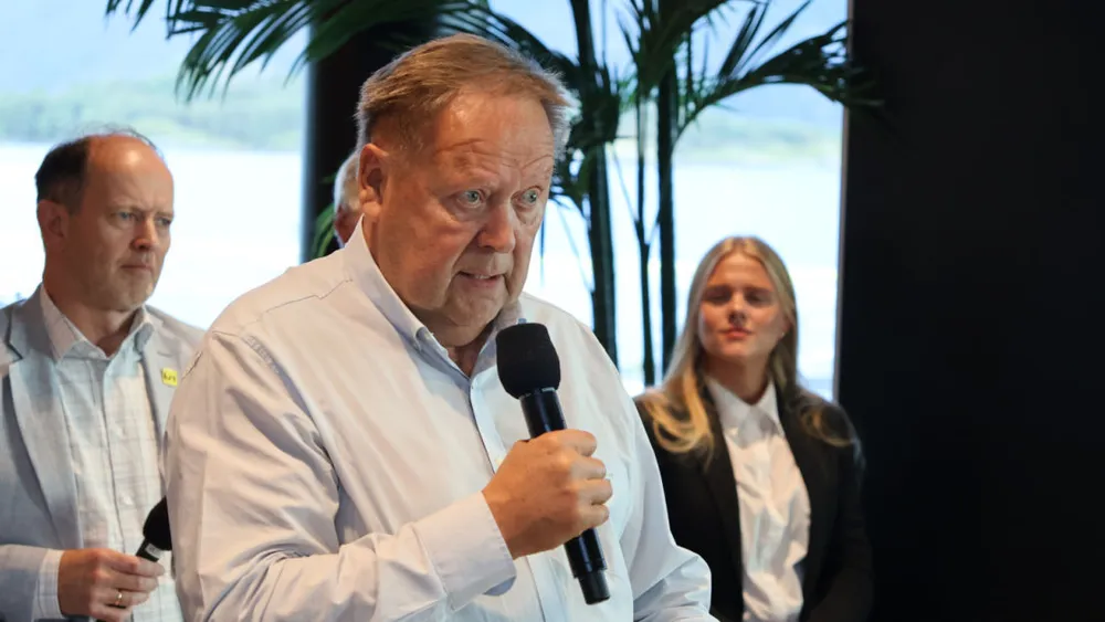 Age Remoy folkemote Horisont 22 aug 25 foto Ogne