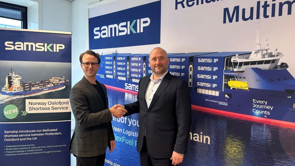 CEO handshake Jens Breg th LH2 agreement Samskip Norwegian Hydrogen v2 1