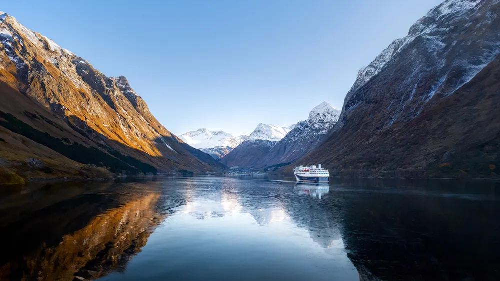 Hjorundfjord 5 expanded