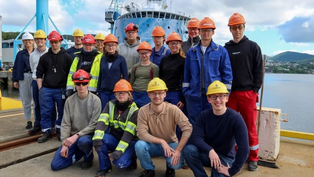 Sommervikarer foto ulstein group