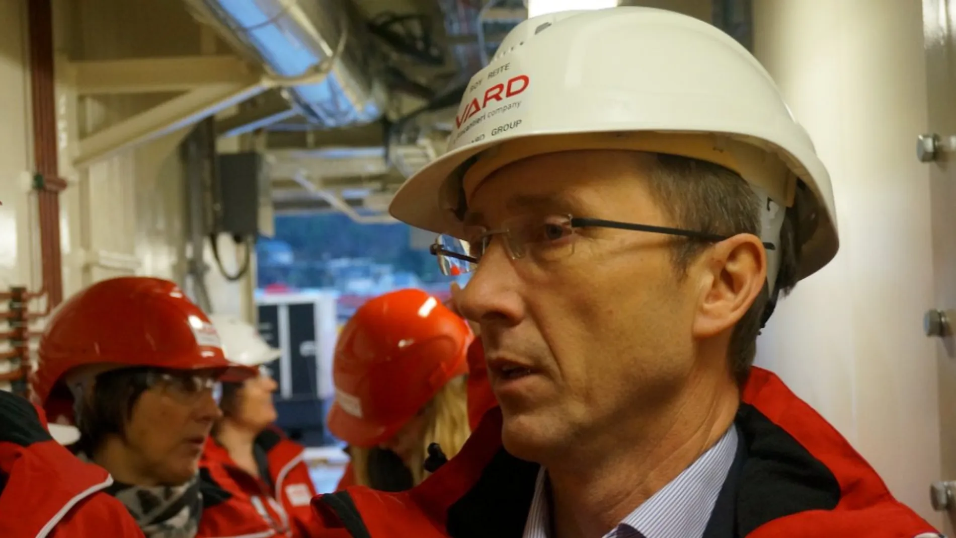 Vard halverer overskotet