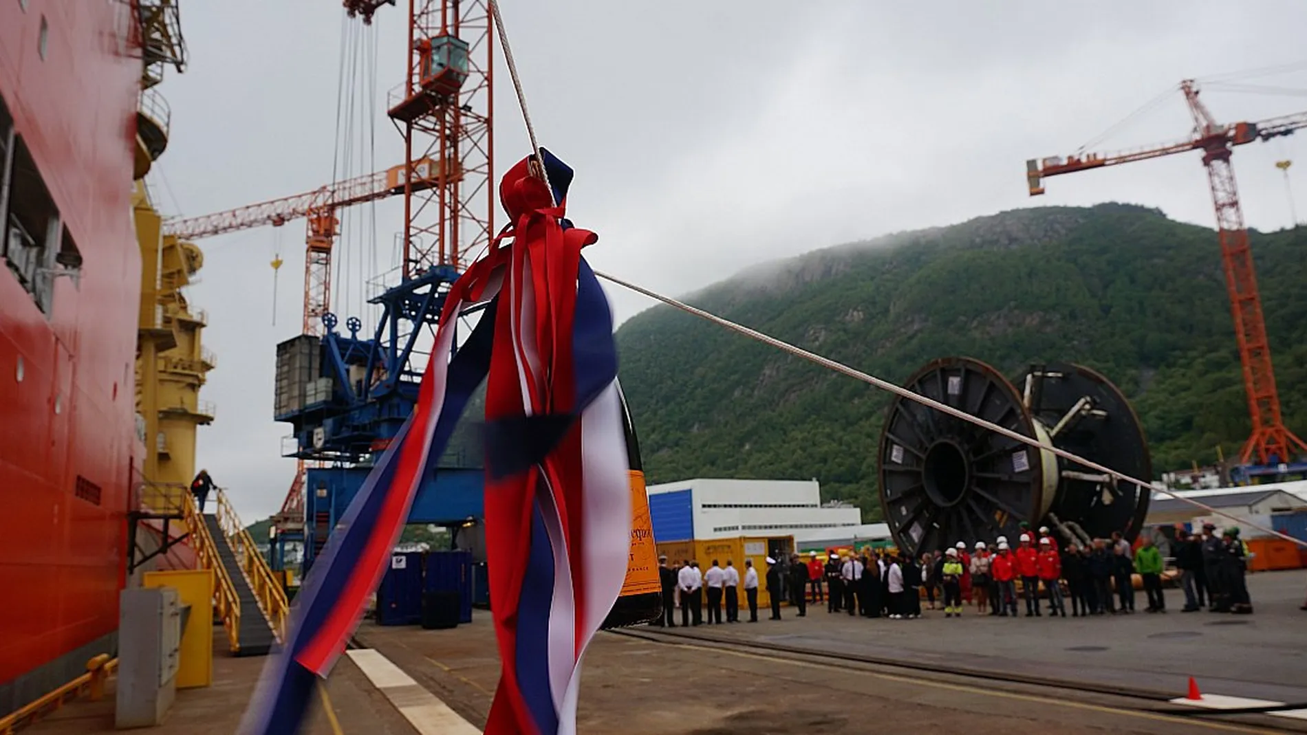 Over halvert ordreinngang hos verfta